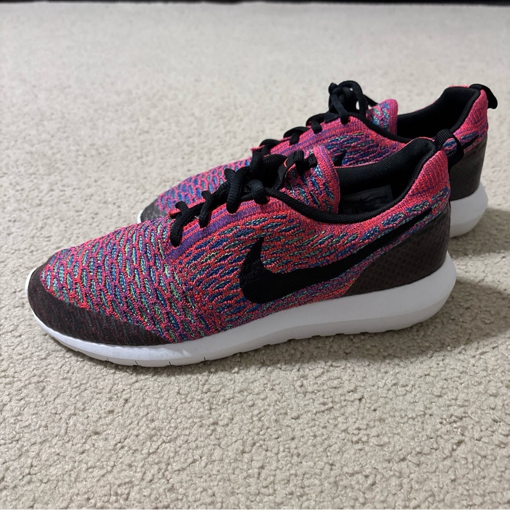Nike Men's Multicolor Pink/Black Athletic Shoes